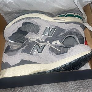Rain, cloud, protection, pack, new balances, brand new, never been worn